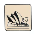 Badge carré en émail de l'Opéra de Sydney avec finition en métal blanc cassé et noir - Opéra de Sydney