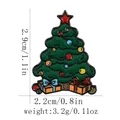 Broche sapin de Noël émaillée avec décors colorés et dimensions 2,9x2,2cm - Style Sapin de Noël (C2989-6)
