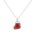 Zilveren kerstketting met een rode kerstsok hanger en Merry Xmas tekst gravure - Zilveren Kerstsok Stijl (A3323-3) / Zilver