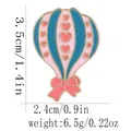 Emaille-Brosche in Heißluftballon-Form mit Herzmuster und Maßangaben in Pink - Rosa Blauer Herz-Heißluftballon (C3078-3)