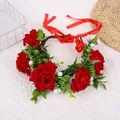 Roter Rosenkranz mit grünen Blättern und Band für Bräute und Weihnachtsfeiern - Rot