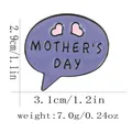 Spilla smaltata viola per la Festa della Mamma con cuori rosa e finitura metallica - Stile Fumetto MOTHER'S DAY (C3193-2)