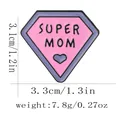 Spilla in smalto Super Mom rosa a forma di diamante con bordo viola e misure - C3193-5