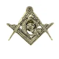 Vintage goldene Freimaurer-Emblem Brosche mit Winkelmaß, Zirkel und Auge-Motiv - Antikgold-Relief-Stil (C3192-1)
