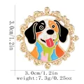 Barocke Zinklegierung Hund Emaille Brosche mit Goldrahmen misst 3,0 cm und 7,3 g - Retro Pop Art Hund Stil (C3221)