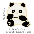 Insigne en émail panda de dessin animé en alliage noir et blanc mesurant 2.7cm x 2.7cm - Style de Panda Joueur(C3212-3)