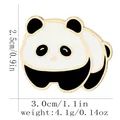 Broche en émail panda mignon noir et blanc avec bordure dorée et dimensions détaillées - Style de Panda Rampant(C3212-4)