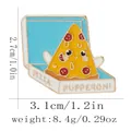 Broche émaillée pizza cartoon souriante dans une boîte bleue et blanche, bords dorés - Style Chien Pizza Bondissant Unique (C3263)