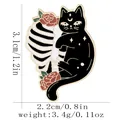 Pin de esmalte gato negro de Halloween con costillas y rosas rojas insignia de metal 3,1cm - Gato Negro Abrazando la Caja Torácica