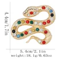 Broche de serpiente dorado exagerado con pedrería de colores, 5,4cm x 4,4cm - Multicolor Tono Dorado