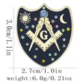 Détail de la broche maçonnique montrant les dimensions 3,0 cm x 2,7 cm et l'émail bleu - Bouclier Strass Multicolore (C3399-7彩钻)