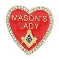 Nahaufnahme einer herzförmigen Mason's Lady Emaille-Brosche mit Kristallen und Gold - Herzform (C3399-1)