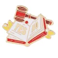 Pin esmaltado de justicia con mazo y libro con las palabras Yes y No - Estilo Veredicto Legal (C3415-2)