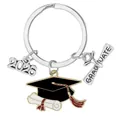 Dettaglio del portachiavi laurea 2026 con ciondoli a forma di tocco e diploma arrotolato - Stile Tocco Nero Libro (D1444-9)