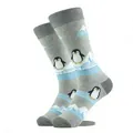 Détail de chaussettes mi-hautes avec motifs d'icebergs et de pingouins en gris clair chiné - Manchot de l'Iceberg Gris (GM0024)