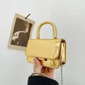 Mini sac bandoulière doré brillant pour filles avec texture crocodile et chaîne argentée - 13cm / Doré