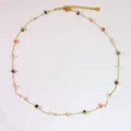 Collar artesanal de acero inoxidable con piedras cuadradas de colores y cierre - Collar de Piedras Naturales Mixtas
