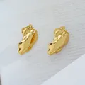 Boucles d'oreilles dorées géométriques irrégulières avec texture martelée en acier inoxydable - Texture de Pierre Brute (C670)