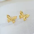 Boucles d'oreilles papillon en acier titane doré poli pour femmes au style minimaliste - Style de Papillon (C670)