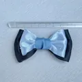 Lazo de satén de doble capa azul cielo y negro con diamantes de imitación y medida de 8,5 cm - Lazo De Colorblock Estilo 1