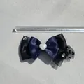 Fermaglio a fiocco con perla a cuore e pizzo a pois, circa 8,5 cm di larghezza - Satin Blu Notte Cuore Perla Rete (5)