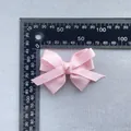 Nœud en ruban gros-grain rose de 8cm avec texture nervurée pour DIY et accessoires - Grand Nœud en Ruban Gros-grain Rose (2)