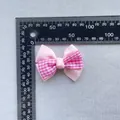 Nœud rose en ruban côtelé et à carreaux avec règle pour mesurer la dimension - Nœud à Étages Vichy Rose et Blanc (3)
