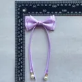 Handgemaakte lavendel satijnen strik met parelhangers voor haaraccessoires, 70mm - Strik met Parelhanger en Lang Lint (3)
