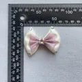Fiocco fatto a mano con cuore di strass e nastro di raso pizzo per capelli - Stile Mesh Rosa e Bianco (3)