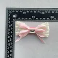 Fiocco in raso rosa fatto a mano con pizzo e cristallo per accessori per capelli DIY - Stile Rosa (1)