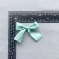 Fiocco di raso verde menta da 7,5 cm per capelli e abbigliamento misurato con un righello - Verde Menta(4)