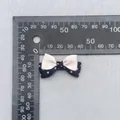 Zweilagige gepunktete Schleife in Schwarz und Rosa für Haarspangen und DIY - Schwarze Basis Rosa Oberfläche Polka Dot (3)