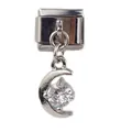 Macro-opname van zilveren maanbedel met zirkonia voor modulaire armbanden in Italiaanse stijl - Maan Hanger (000065-15)
