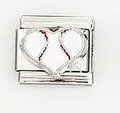 Vista macro del motivo da baseball a cuore sul ciondolo italiano in acciaio inox - Stile Motivo Baseball a Cuore (002-9)