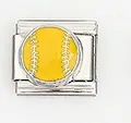 Dettaglio macro del charm italiano in acciaio inossidabile con design baseball smaltato - Stile Softball Baseball Giallo (002-10)