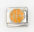 Dettaglio macro di una maglia Italian charm da 9mm in acciaio inox con basket arancione - Stile Basket Arancio (002-13)