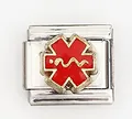 Makroaufnahme des italienischen Charms mit rotem Lebensstern-Symbol auf Edelstahl-Basis - Rot Stern des Lebens Stil (0019-10)