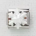 Macro-opname van een Italiaanse modulaire bedel met een 3D-transparante wintersneeuwvlok - Witte 3D Sneeuwvlok (5)