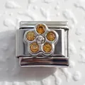 Makrofoto von Italian Charm Glied mit Bernsteinkristall-Blume auf poliertem Edelstahl - Bernstein Strass Blume (11)