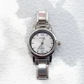 Vintage Damen-Quarzuhr mit Gliederarmband und silbernem Zifferblatt im Retro-Stil - Weiß Rundes Zifferblatt Silber