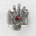 Bracciale componibile italiano in argento con mano gotica e gemma rossa brillante - Mano Vintage Gemma Rossa (15)