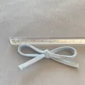 Fiocco in nastro azzurro fatto a mano per accessori capelli e vestiti, largo 8 cm - Stile Blu Chiaro (3)