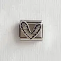 Détail du charm cœur en acier inoxydable avec surpiqûres noires pour bracelet italien DIY - Style Cœur 4