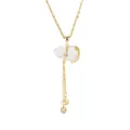 Collar dorado con colgante Wu Lou de calcedonia blanca y detalles de monedas antiguas - Calabaza de Jade Dorado
