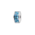 Gedetailleerde close-up van de S925 zilveren bedel met pavé-gezette blauwe zirkonia's - Zilver met Multicolor Steen