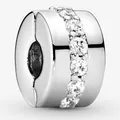 Detailweergave van de zilveren ronde clipbedel met heldere zirkonia-pavézetting - Zilver Enkele Rij Zirkonia Stijl (8)