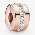 Macro-opname van roségouden clipbedel met pavé zirkonia en gepolijste finish - Roségoud Enkele Rij Zirkonia Stijl (3)