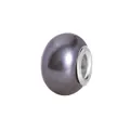 Makroaufnahme einer dunkelvioletten Perle mit Metallkern für DIY-Armbänder und Schmuck - 100er Pack / Grau