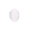 Gros plan sur une perle facettée en acrylique rose avec noyau en argent pour bracelet - Rose