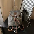 Zaino retrò in tela con finiture in pelle a contrasto e ganci metallici in grigio vintage - Nero